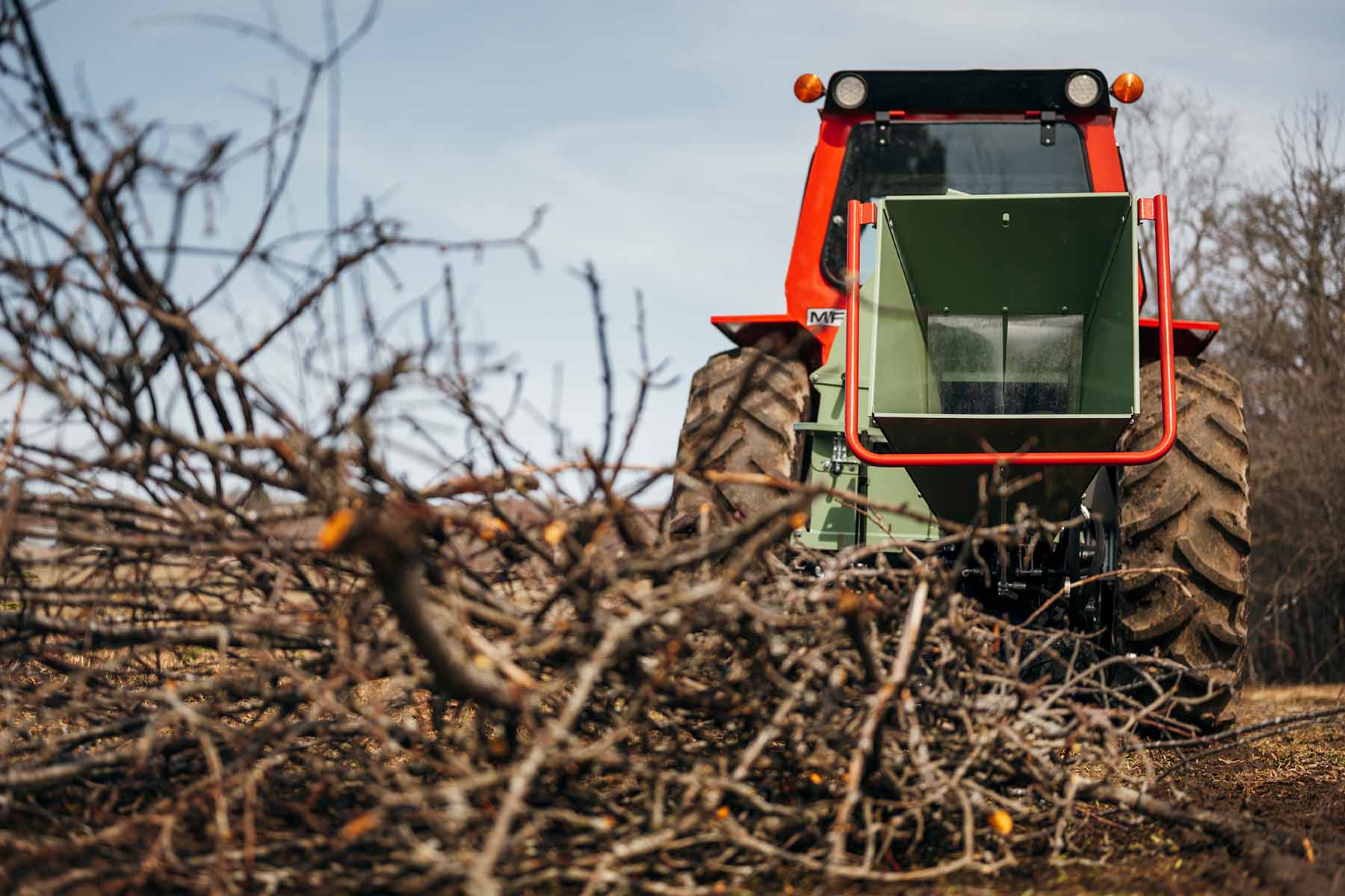 Forestline DH8 8" PTO Wood Chipper with Dual Hydraulic In-feed - Image 3